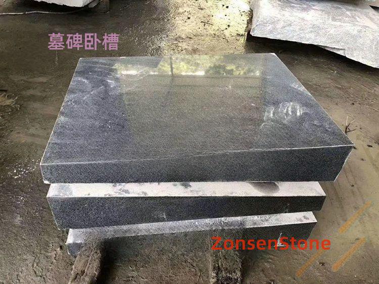 Tombstone lying groove