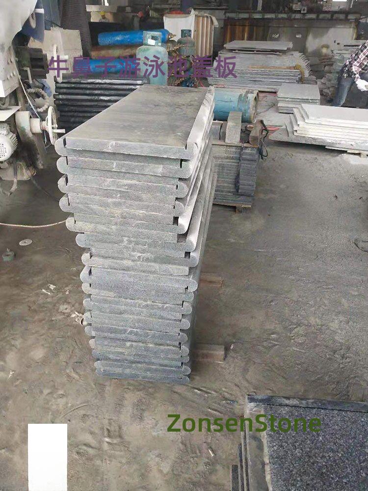 Bull nose swimming pool cover