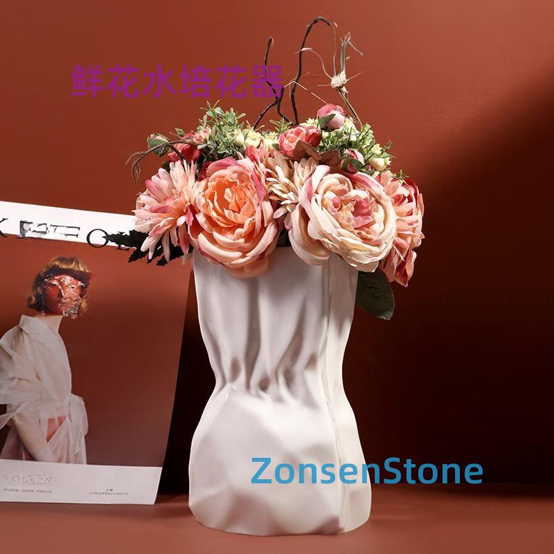 Hydroponic flower container